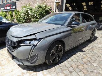 Damaged car Peugeot 308 SW e- Allure 2024/9