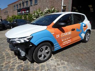damaged passenger cars Dacia Sandero Comfort 2025/10