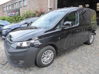 krockskadad bil auto Volkswagen Caddy TDI 2024/4