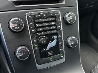 Volvo V-60 2.0 D3 Navi Clima PDC Euro-6 picture 11