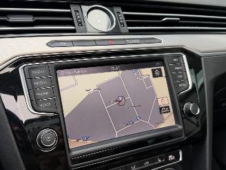 Volkswagen Passat 1.6 TDI R-Line Pano Virtual-Cockpit EURO-6 picture 12