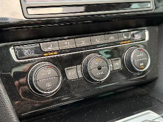 Volkswagen Passat 1.6 TDI R-Line Pano Virtual-Cockpit EURO-6 picture 14