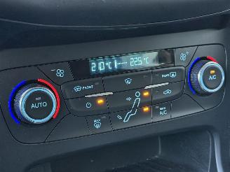 Ford Focus 1.0 Titanium Navi Clima PDC picture 11