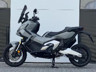 occasion motor cycles Honda  X‑ADV 750 Akrapovic Beugels Handvatverwarming 2025/4