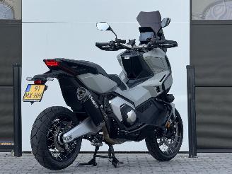 Honda  X‑ADV 750 Akrapovic Beugels Handvatverwarming picture 2