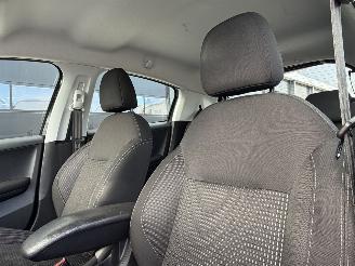 Peugeot 208 1.6 BlueHDi Allure JBL Clima Navi EURO-6 picture 8