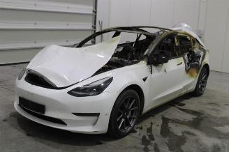 Uttjänta bilar auto Tesla Model 3  2021/12