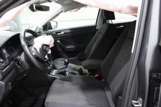 Volkswagen T-Roc  picture 12