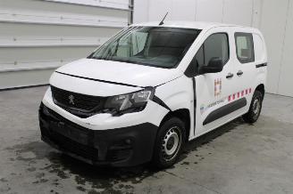 uszkodzony samochody osobowe Peugeot Partner  2020/11