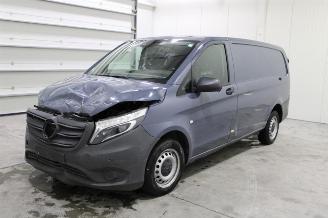 krockskadad bil auto Mercedes Vito  2021/8