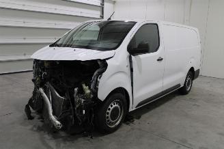 krockskadad bil auto Peugeot Expert  2024/6