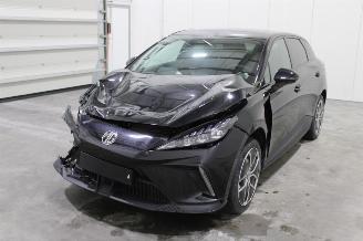 Voiture accidenté MG MG4  2024/4