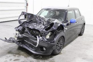 Vaurioauto  passenger cars Mini One  2019/6