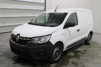 krockskadad bil auto Renault Express  2023/5