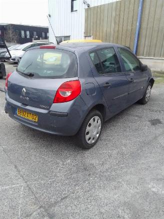 Renault Clio  picture 3