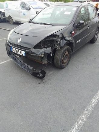 Coche accidentado Renault Clio  2012/3