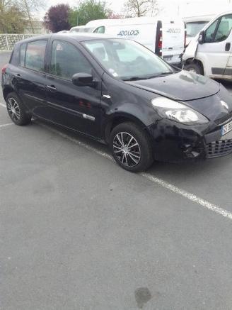 Renault Clio  picture 2