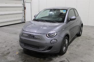 Schadeauto Fiat 500  2022/8