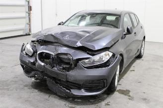 Damaged car BMW 1-serie 118 2019/10