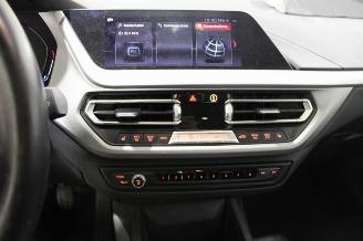 BMW 1-serie 118 picture 14