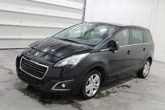 Schadeauto Peugeot 5008  2015/4