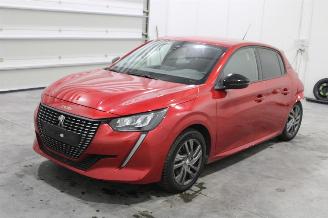 krockskadad bil auto Peugeot 208  2022/6