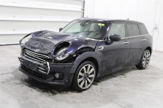damaged passenger cars Mini One _D_CLUBMAN 2020/7