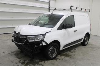 Damaged car Renault Kangoo  2024/10