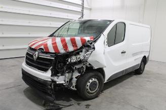 Vaurioauto  passenger cars Renault Trafic  2023/4