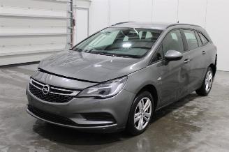 Salvage car Opel Astra  2018/11