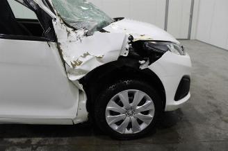 Peugeot 108  picture 5