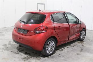 Peugeot 208  picture 3