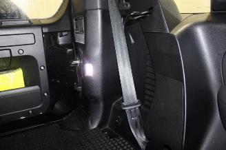 Land Rover Defender  picture 22