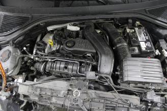 Volkswagen T-Roc  picture 14