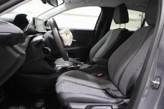 Peugeot e-208  picture 11