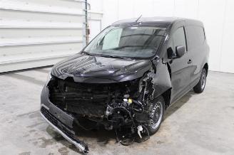 krockskadad bil auto Renault Kangoo  2023/7