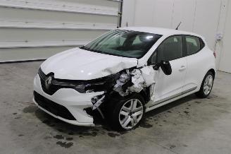 krockskadad bil auto Renault Clio  2021/4
