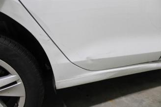 Volkswagen Golf  picture 22