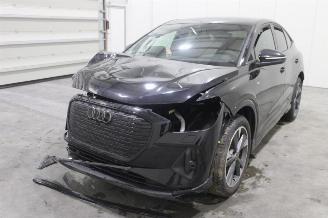 Schadeauto Audi Q4 e-tron 2025/6