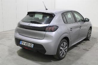Peugeot 208  picture 3