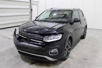 krockskadad bil auto Volkswagen T-Cross  2021/6