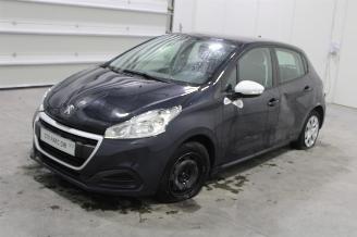 Salvage car Peugeot 208  