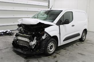 krockskadad bil auto Fiat Doblo  2025/4