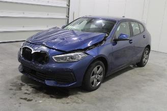 krockskadad bil auto BMW 1-serie 116 2023/3