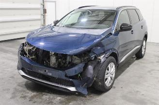 Salvage car Peugeot 5008  2023/2
