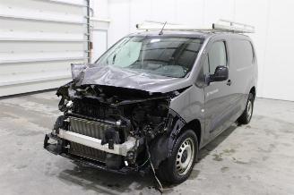Salvage car Peugeot Partner  2022/4