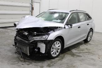 krockskadad bil auto Skoda Octavia  2025/6