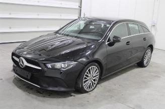 krockskadad bil auto Mercedes Cla-klasse CLA 180 2023/4
