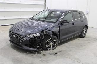 skadebil auto Hyundai I-30 i30 2022/3