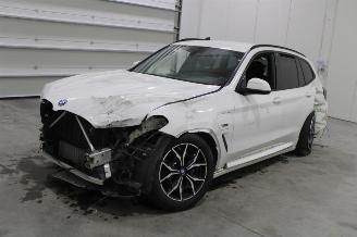 krockskadad bil auto BMW X3  2023/1